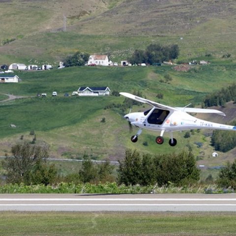 Rafmagnsflugvélin, sú fyrsta sem tekur á loft á Akureyri. Flugdagur Flugsafns Íslands 2024. Ljósmynd: © Þorgeir Baldursson