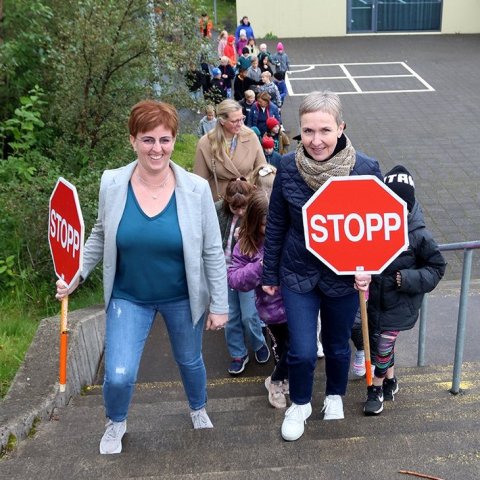 Verkefnið „Göngum í skólann“ var formlega sett í Brekkuskóla á Akureyri.