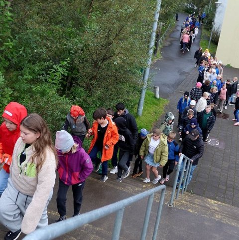 Verkefnið „Göngum í skólann“ var formlega sett í Brekkuskóla á Akureyri.