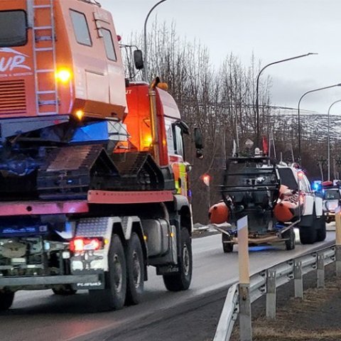 112 dagurinn - hópakstur um Akureyri með forgangsljós kveikt. Mynd: Haraldur Ingólfsson